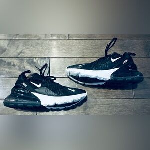 Women’s Sz 6.5 White/ Black/ Anthracite Nike Air Max 270